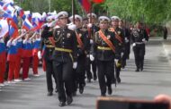 Военнослужащие провели парад под окнами ветерана в Каспийске