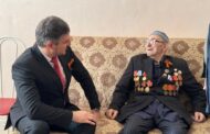 Ризван Мурадов поздравил ветерана с Днем Победы