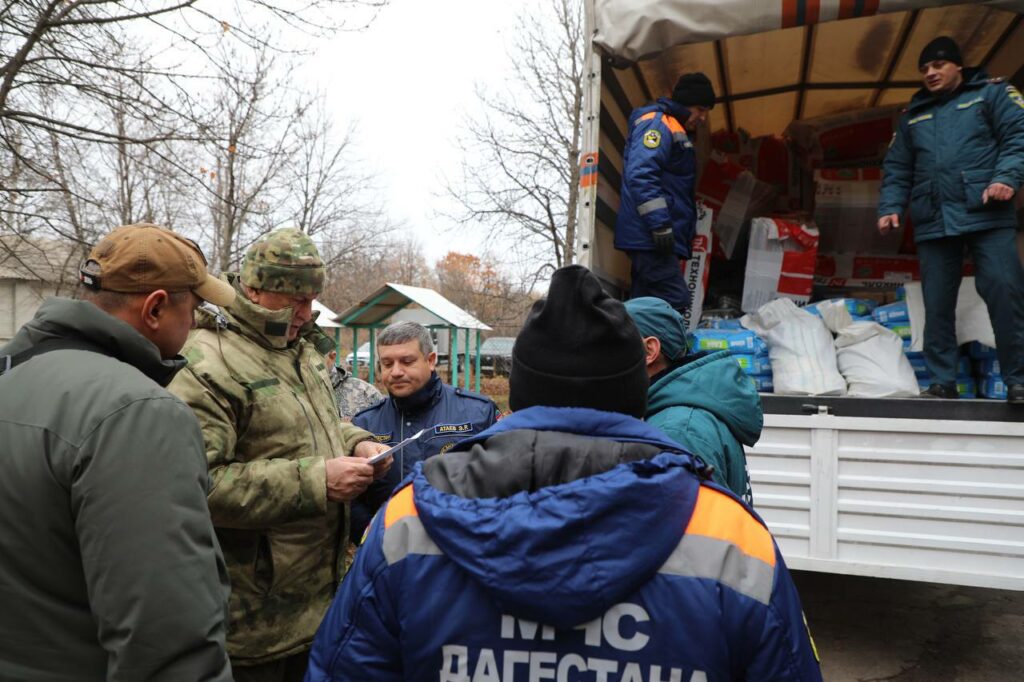 Более 10 тонн гумпомощи передало в ЛНР Правительство Дагестана