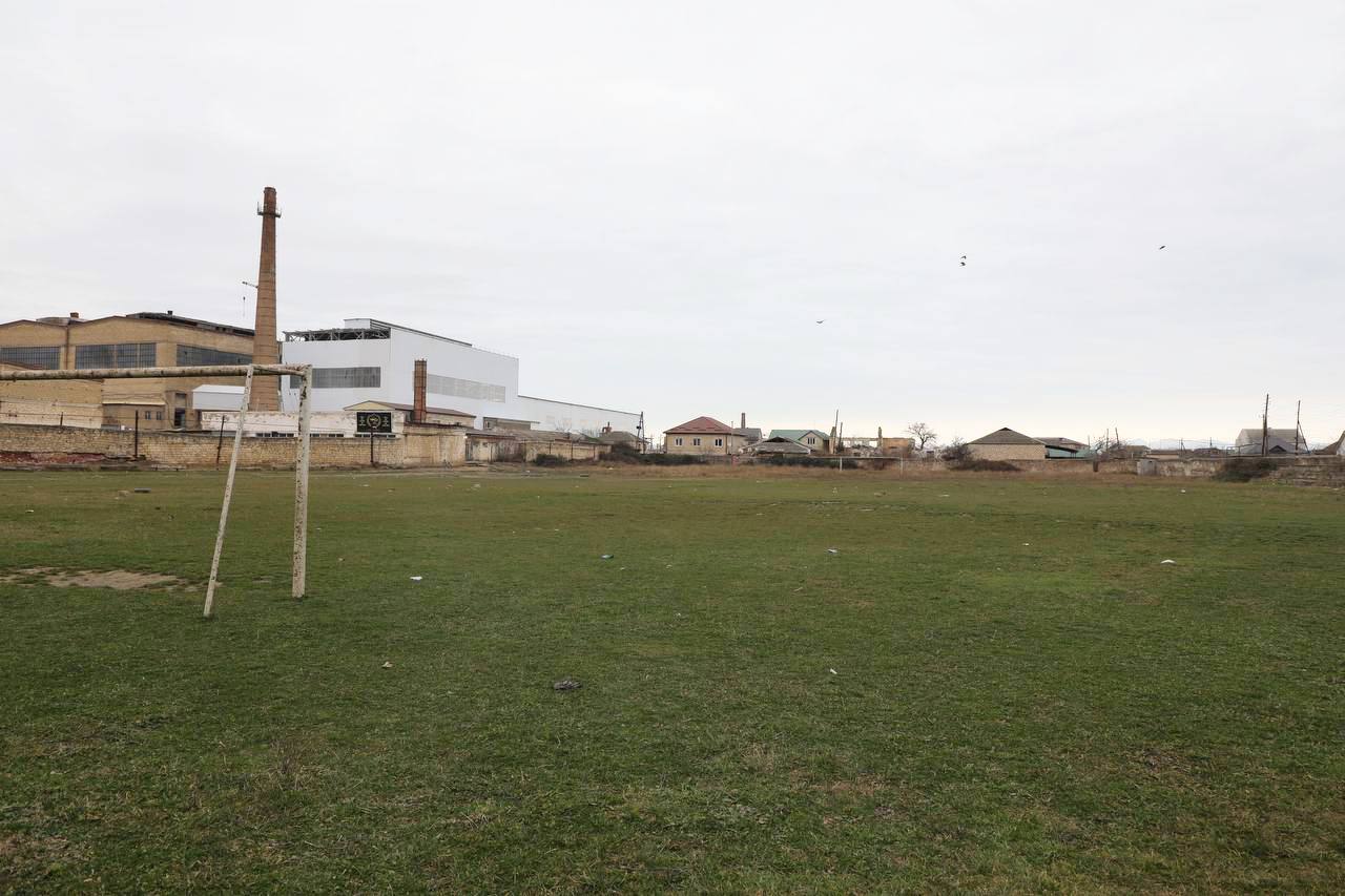 Правительство Дагестана поможет в благоустройстве стадиона «Труд» в Даг. Огнях