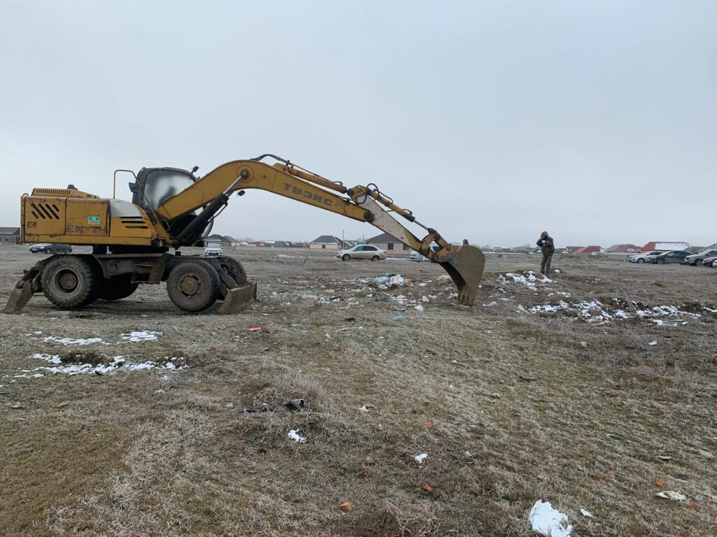 К северу от села Терекли-Мектеб Ногайского района провели субботник
