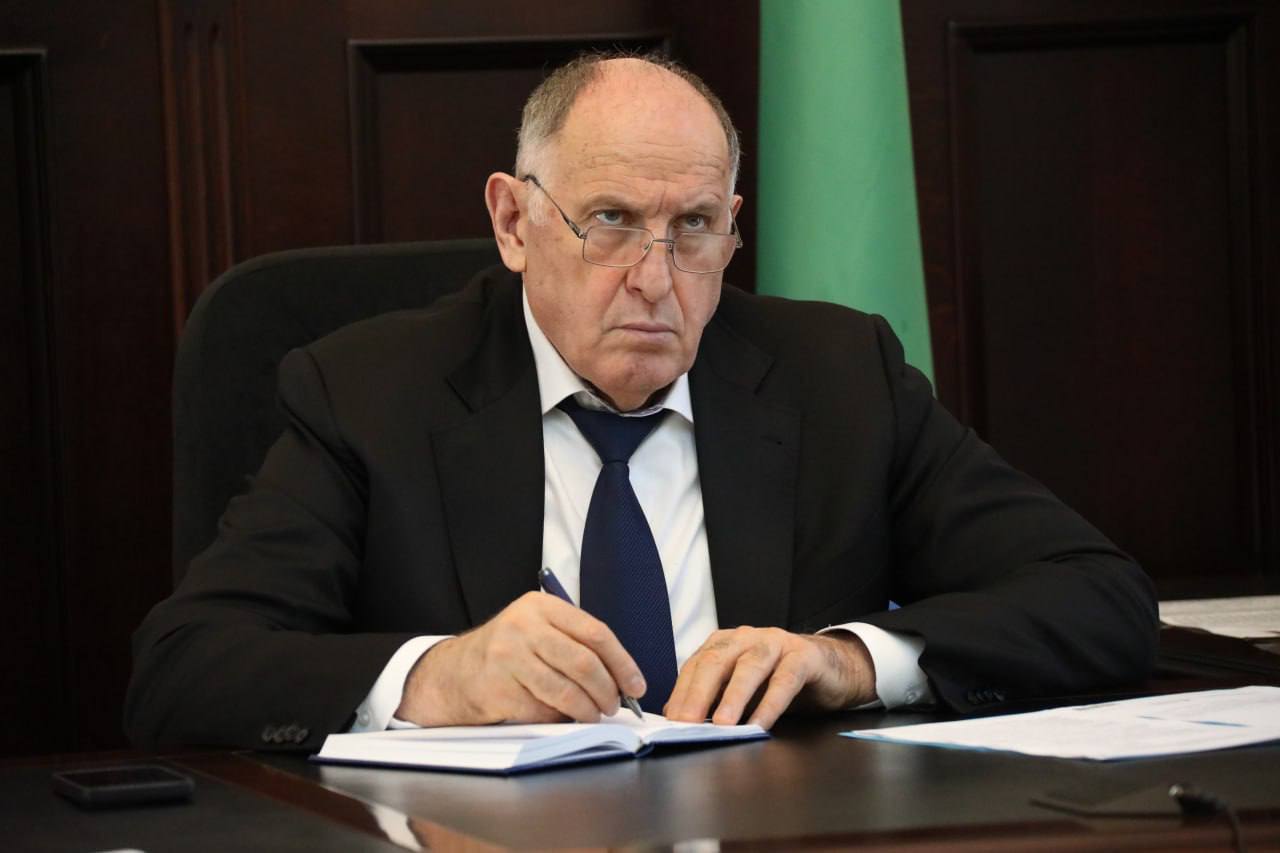 Абдулмуслим Абдулмуслимов принял участие в совещании у Дмитрия Патрушева по вопросу подготовки к прохождению паводка и пожароопасного периода