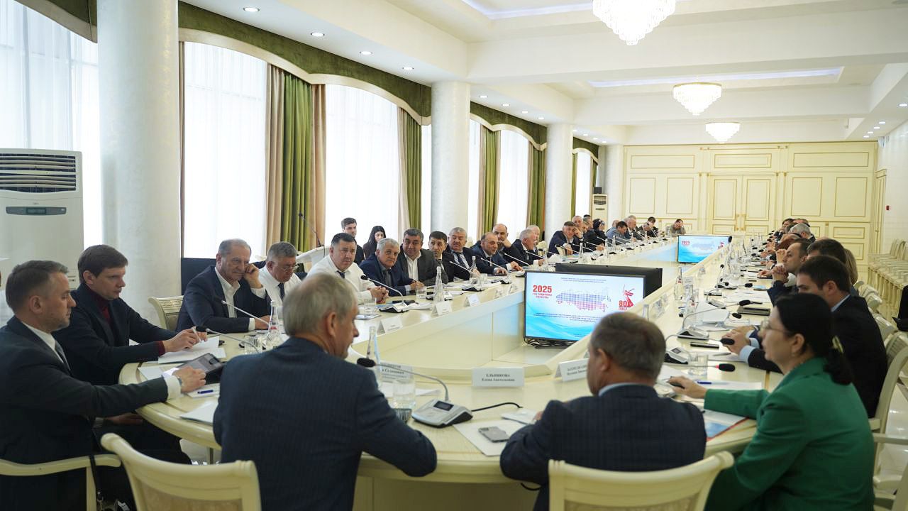 В Махачкале обсудили вопросы формирования общероссийской гражданской идентичности