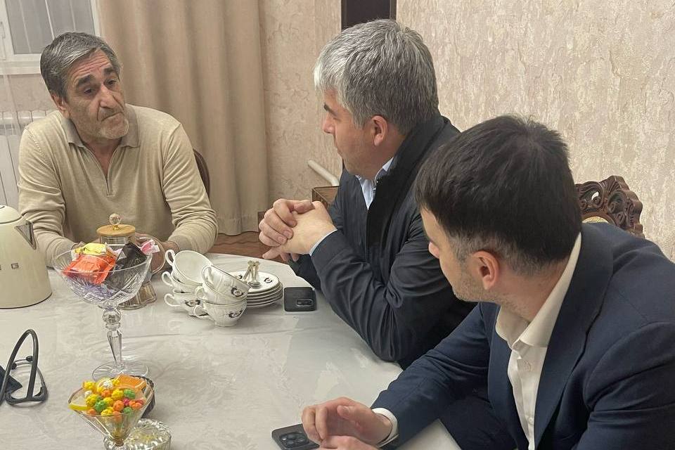 Сотрудники министерства юстиции Дагестана оказали юридическую помощь участнику СВО и его семье