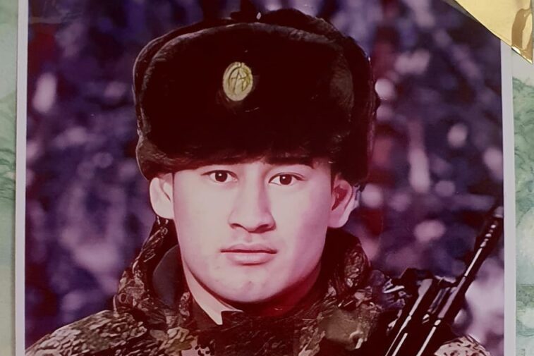 Гордись, Отчизна, верными сынами!