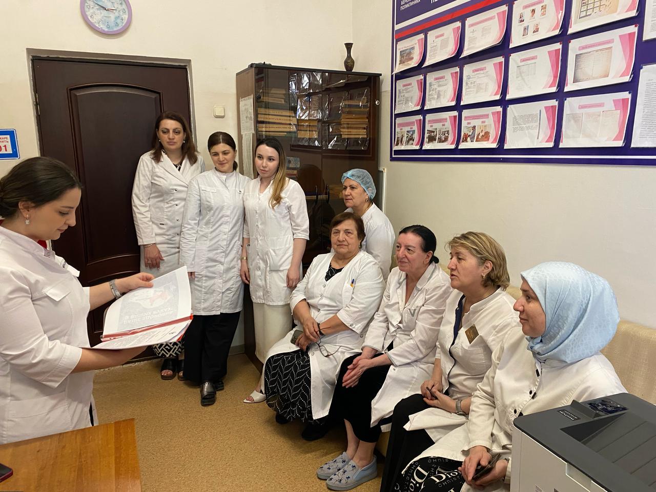В поликлинике N6 Махачкалы обучают пациентов и врачей ранней диагностике эндокринной патологии