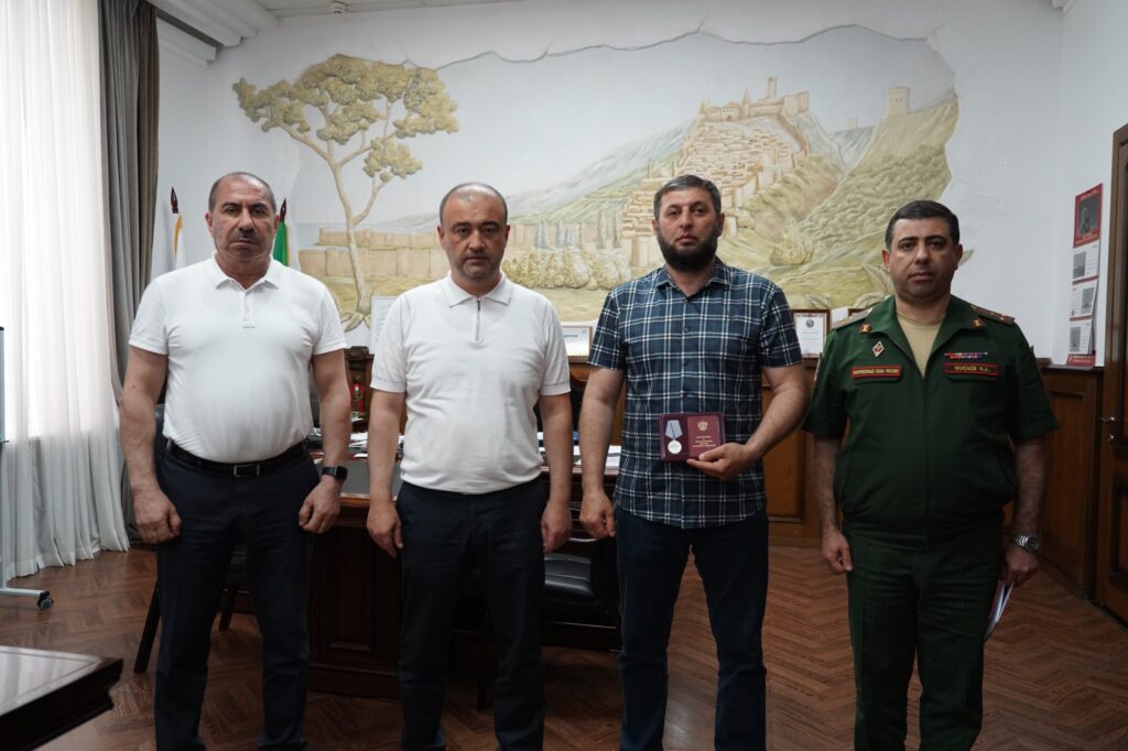 В Дербенте вручили ордена Мужества семьям погибших участников СВО