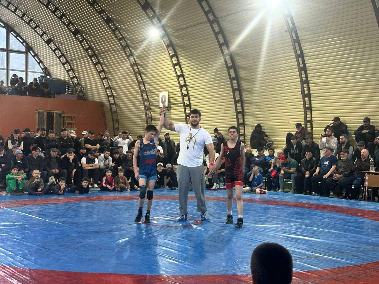 В Телетле прошло первенство по вольной борьбе