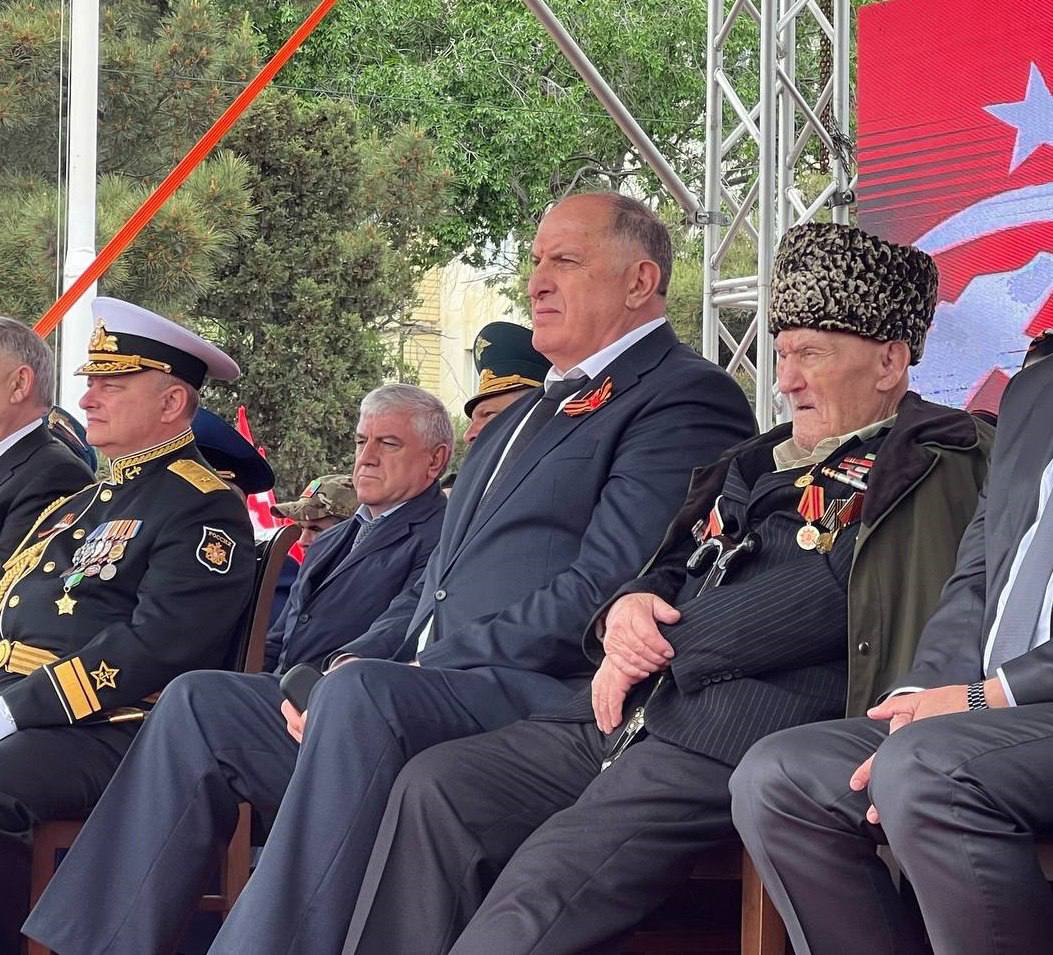 Абдулмуслим Абдулмуслимов поздравил со 101-летием ветерана Великой Отечественной войны Мусу Багаутдинова