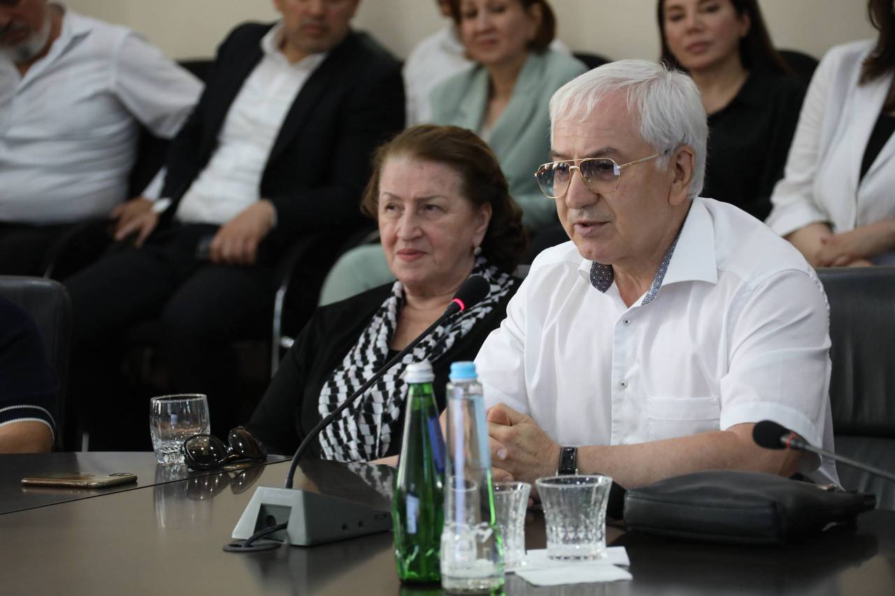 Гадис Гаджиев: «Книга Муху Гимбатовича – летопись недавних событий, отражение тяжелого пути, который выпал на долю целого поколения»