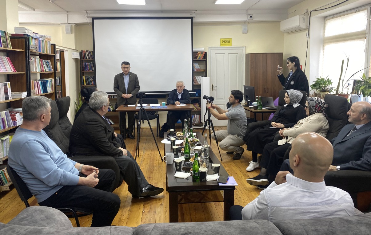 Рука об руку с наукой