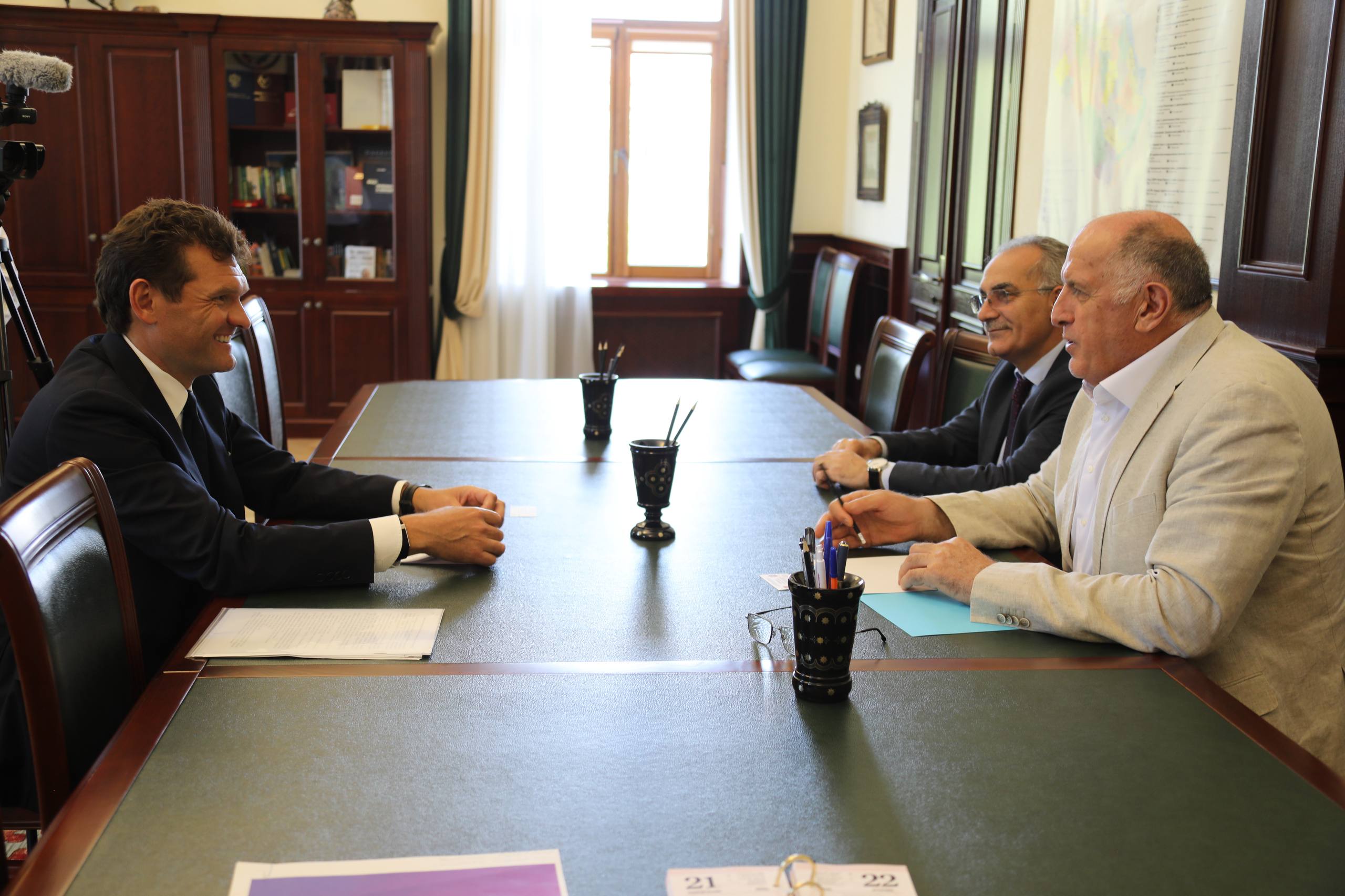 Абдулмуслим Абдулмуслимов провел встречу с заместителем губернатора Орловской области Александром Бирюковым