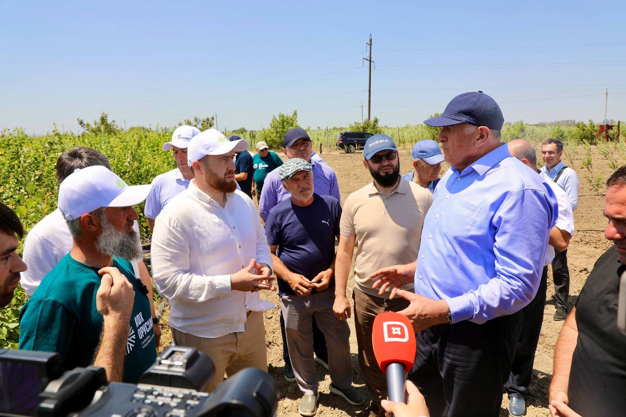 Абдулмуслим Абдулмуслимов в Хасавюртовском районе посетил КФХ «Орусханова»