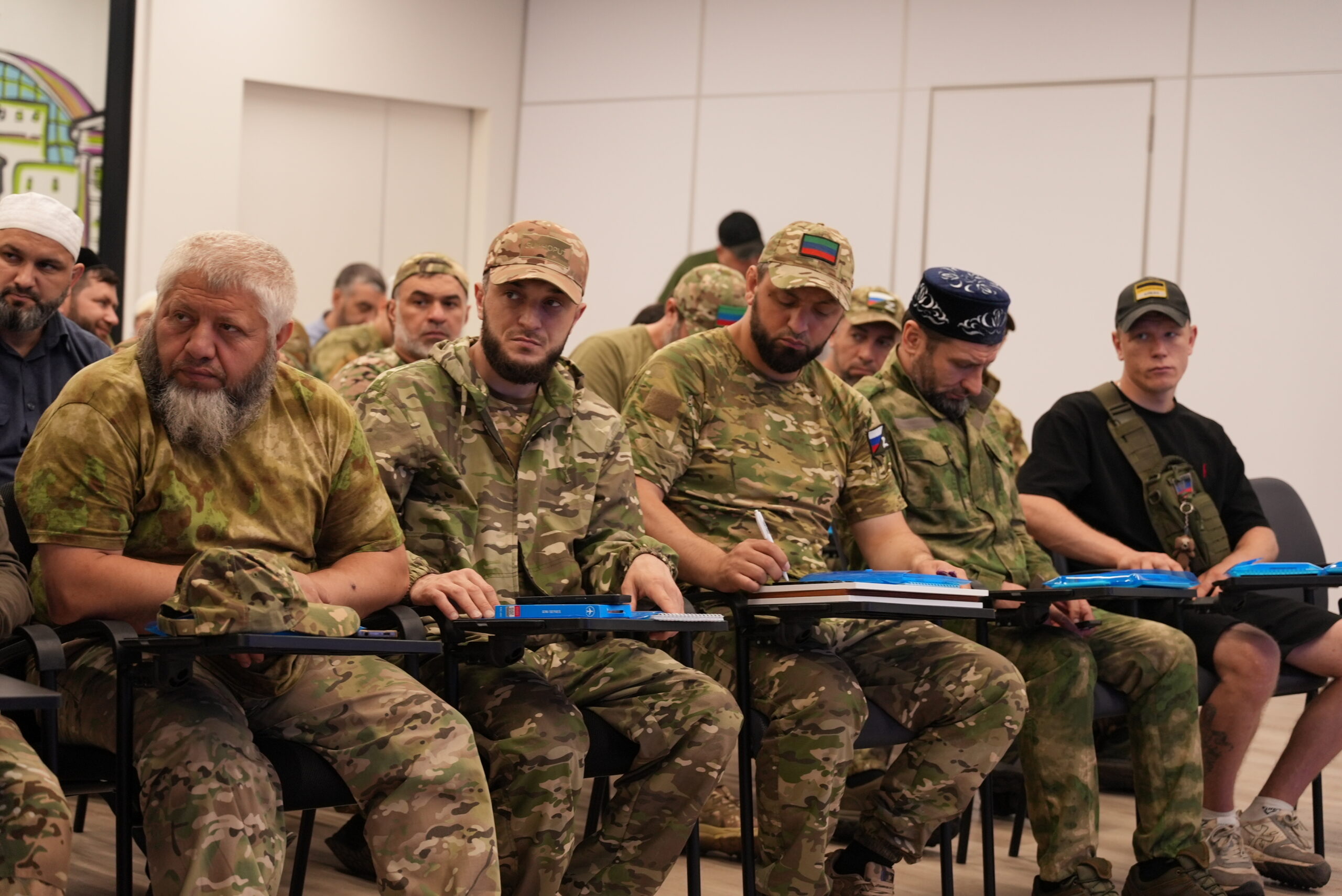 В Луганске прошел молодежный форум «Мужество и доблесть защитников Отечества — нравственный ориентир для молодежи»
