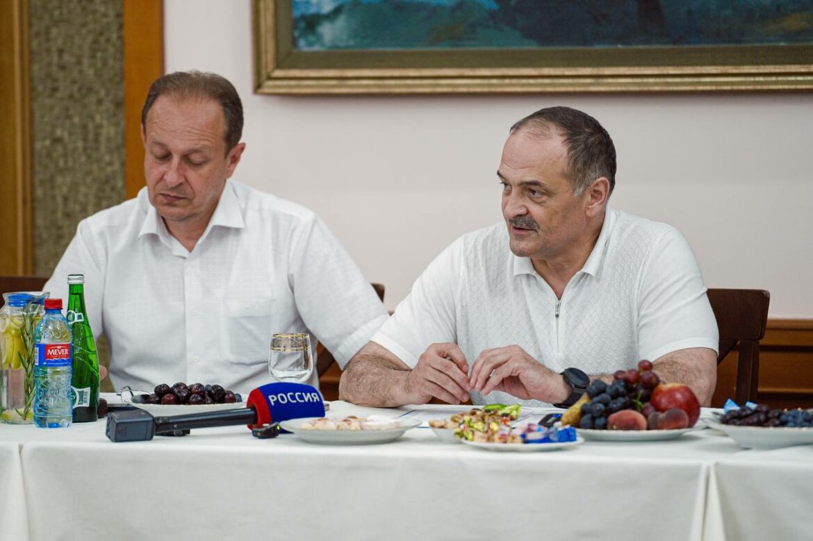 Сергей Меликов встретился с футболистами и тренерами махачкалинского «Динамо»