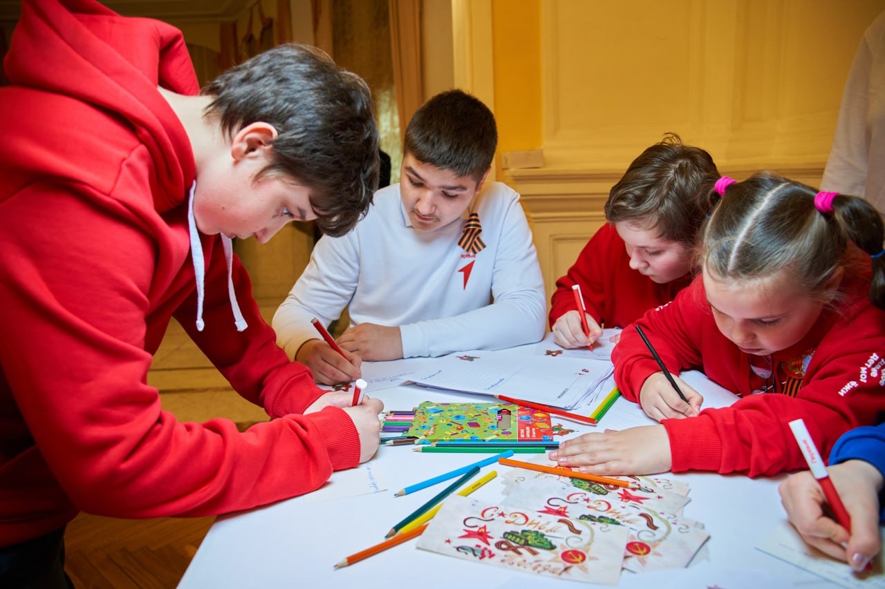 48 участников из Дагестана стали победителями Всероссийского конкурса рисунков «Палитра Первых»