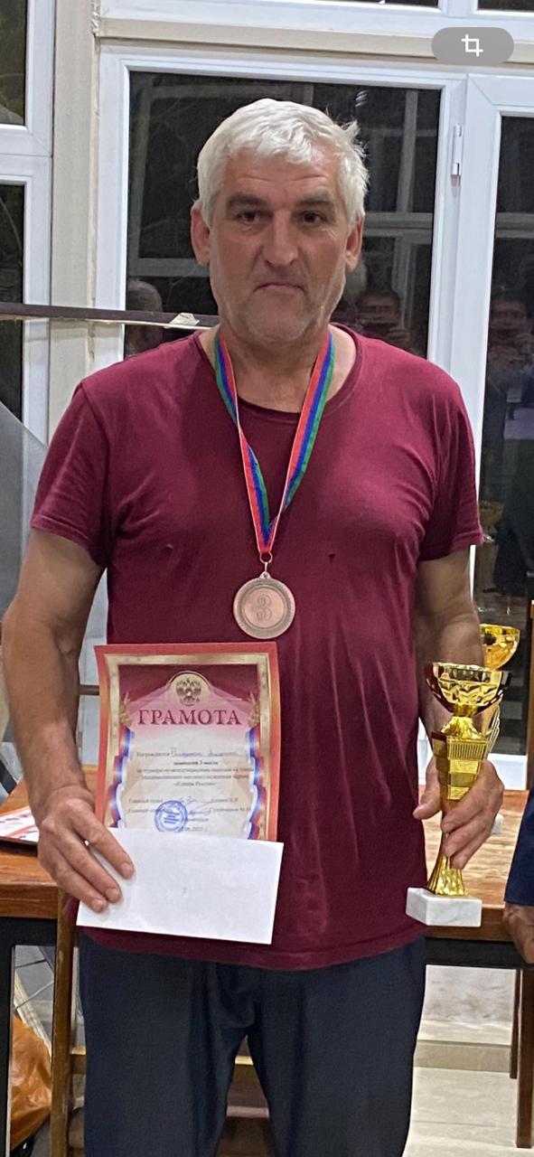 Как Ашурбек Рабаданов спас девушку, тонувшую в водах Каспия