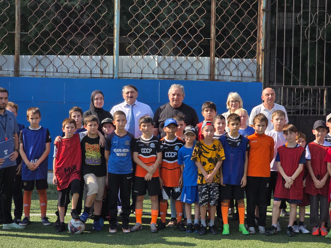 Депутат Государственной думы РФ Джамаладин Гасанов, в рамках «региональной недели», посетил Республиканскую детско-юношескую спортивную школу минобрнауки РД