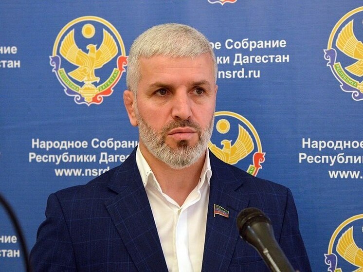 Депутат дагестанского парламента приостановил полномочия и отправился добровольцем в зону СВО