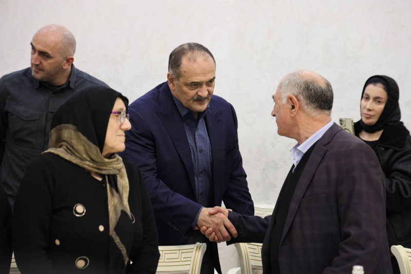 Поддержка близких участников СВО: Сергей Меликов встретился с семьями военнослужащих