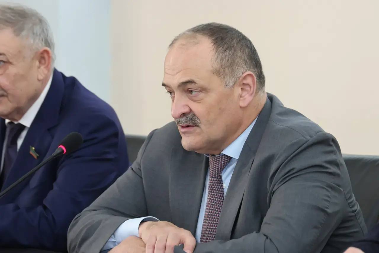 Сергей Меликов потребовал разобраться со срывом строительства медпункта в Агульском районе