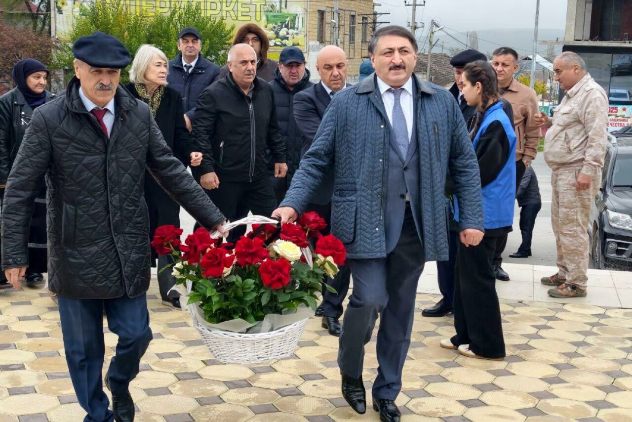 Депутаты Госдумы и участники СВО провели урок мужества в дагестанской школе