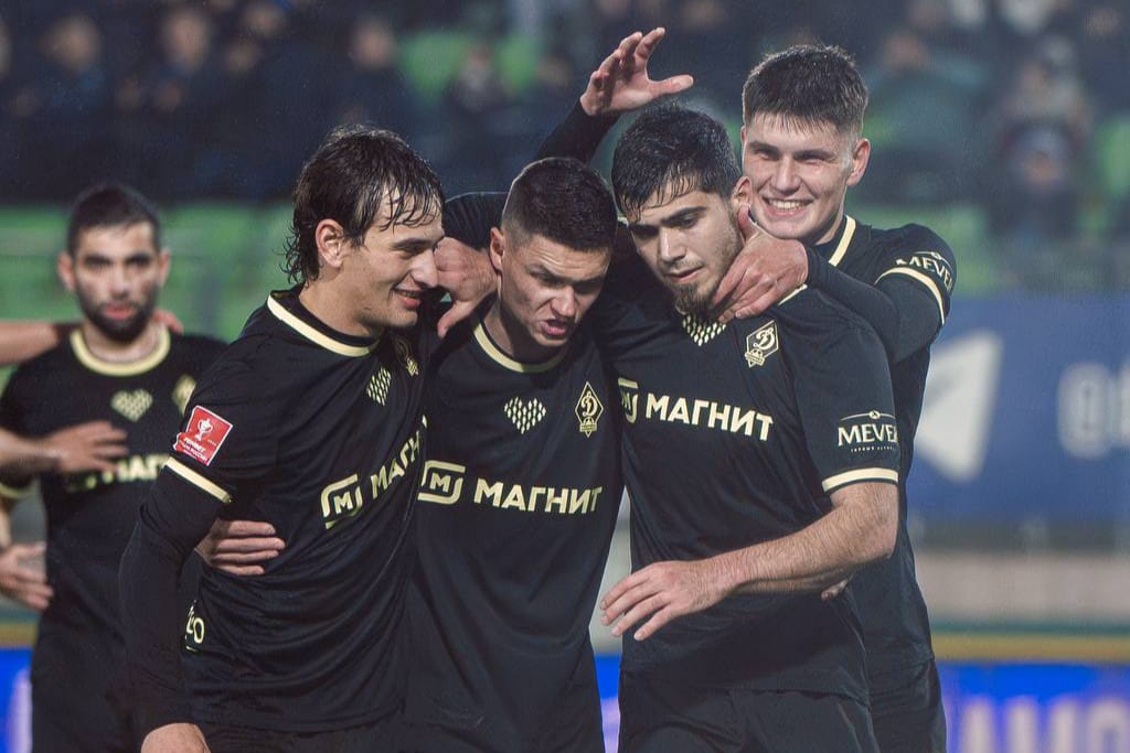 Гол «в раздевалку» и в историю: «Динамо» одержало первую победу над ЦСКА