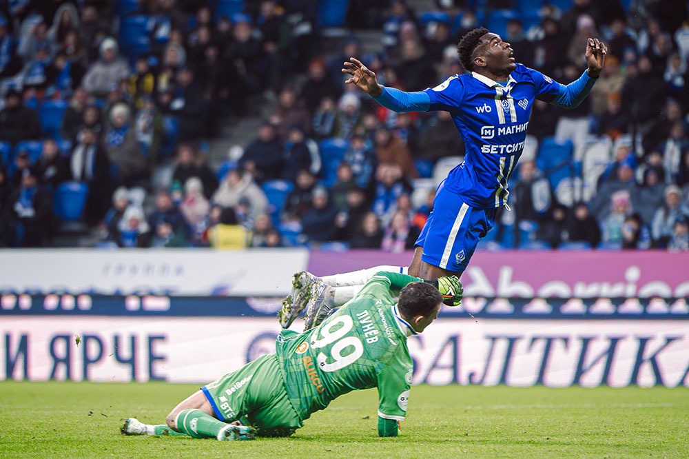 Разгром в Москве опустил «Динамо» в зону стыков