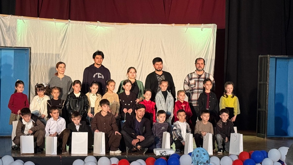 Кумыкский театр завершил показы «Zа Россию!»