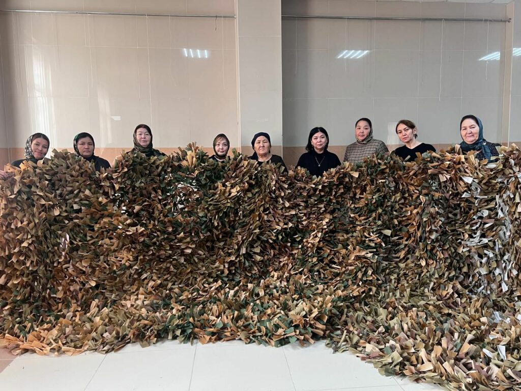 «Неравнодушные сердца»: как жители Ногайского района поддерживают бойцов СВО