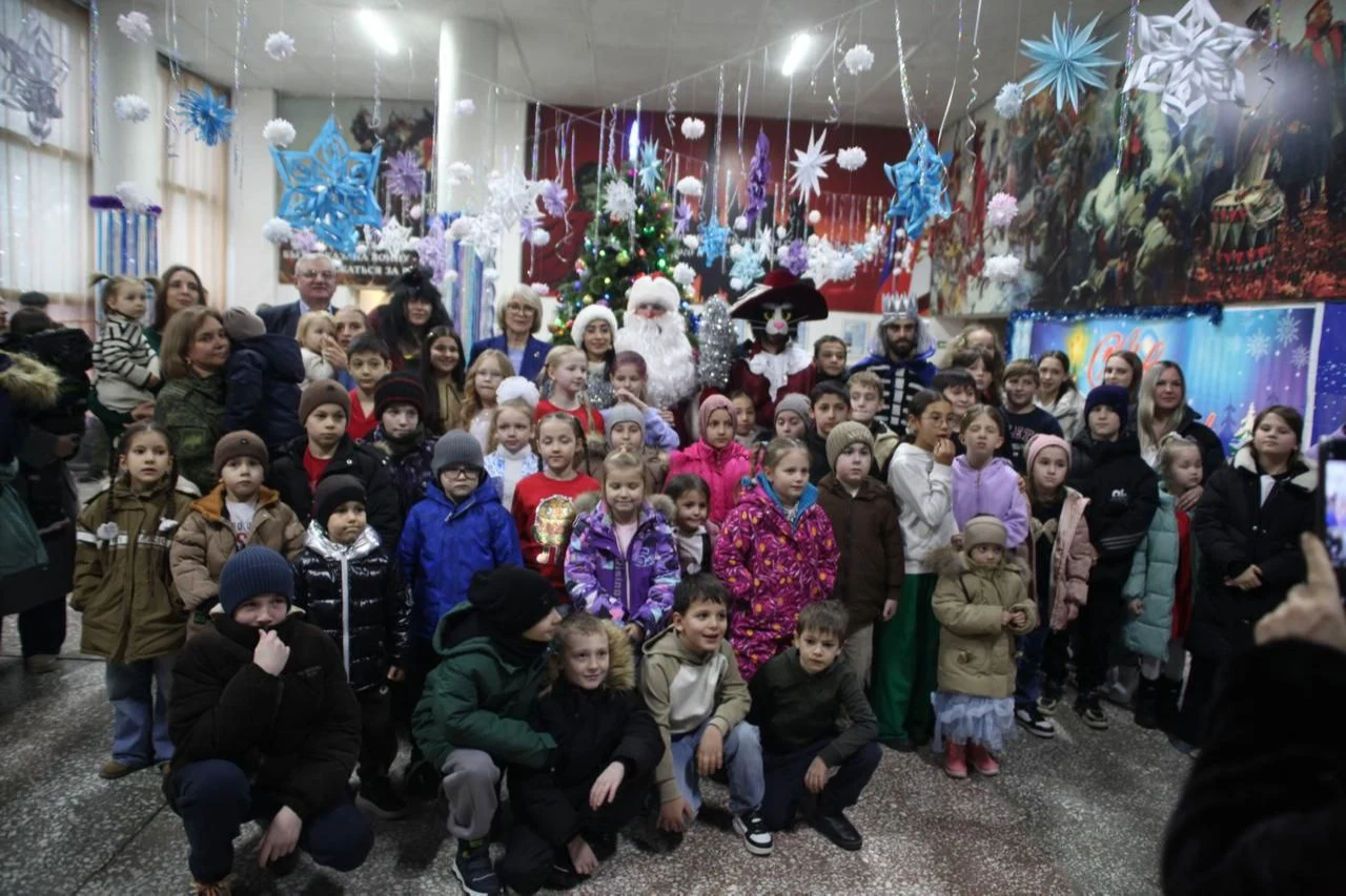 «Единая Россия» устроила новогодний праздник для детей военнослужащих в Ботлихском и Буйнакском гарнизонах