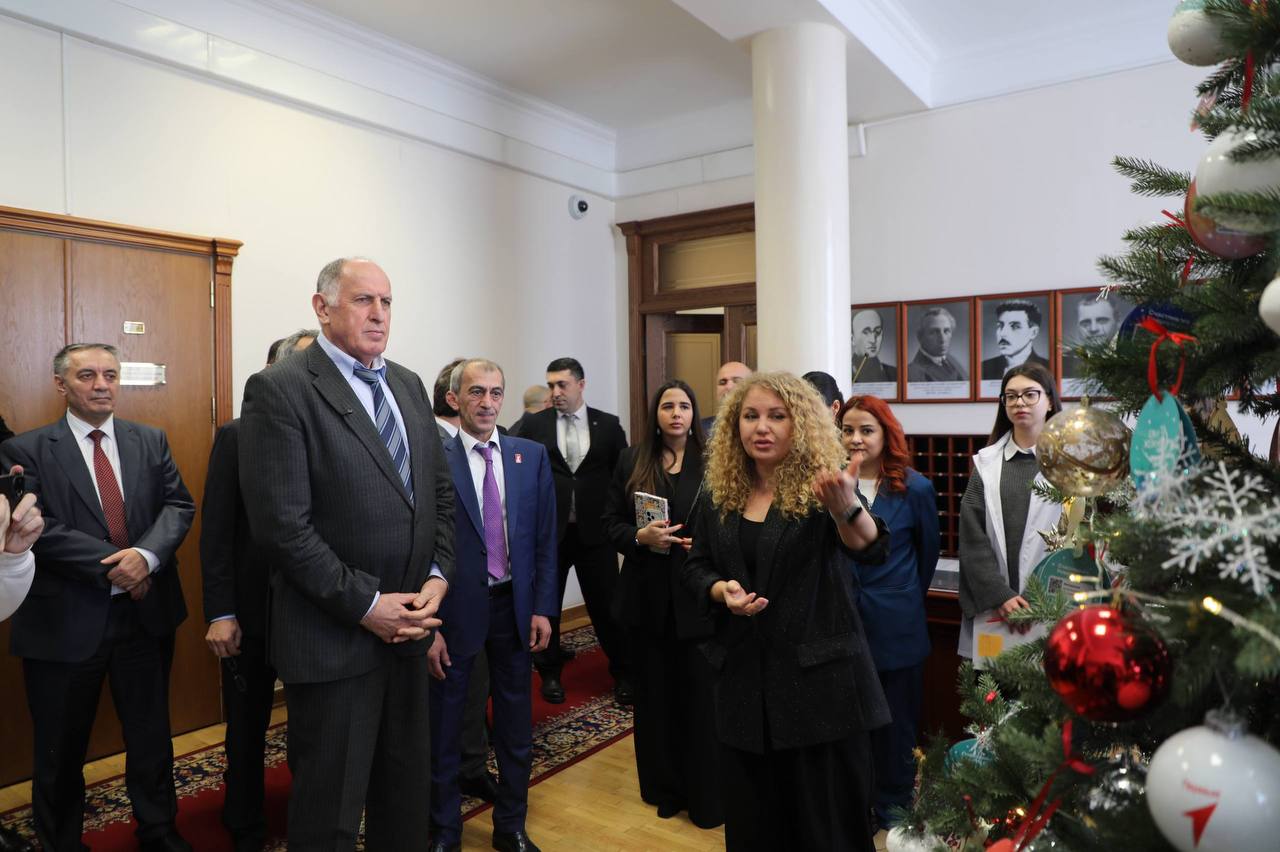 Абдулмуслим Абдулмуслимов исполнил детские мечты в рамках акции «Ёлка желаний»