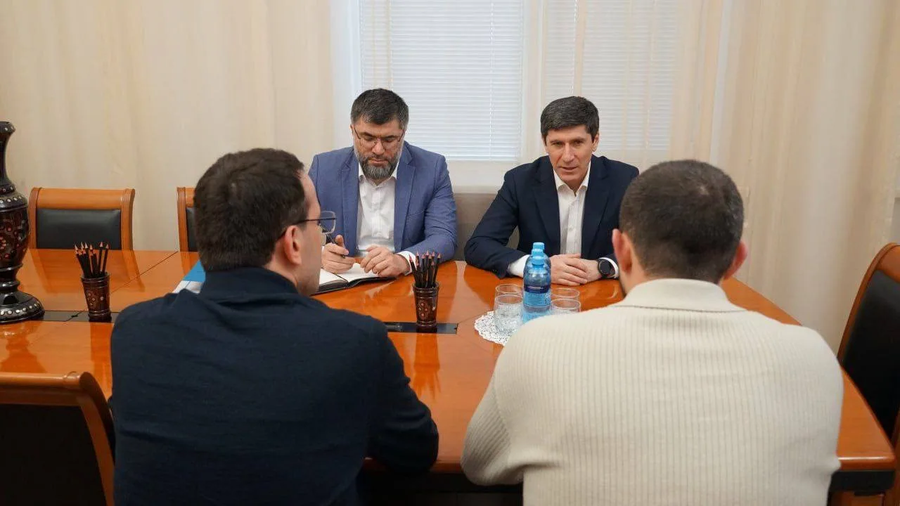 В Дагестане участник СВО проходит стажировку в Избирательной комиссии по программе «Доблесть гор»