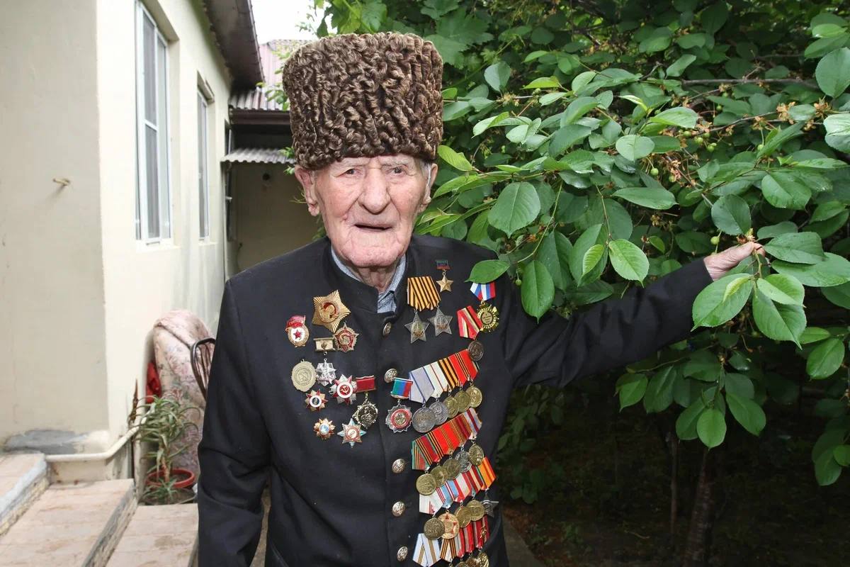 На 103-м году жизни скончался Герой России Ибрагим-Паша Садыков