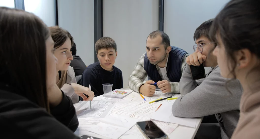 В Ахтынском районе прошел благотворительный хакатон для школьников по социальному предпринимательству