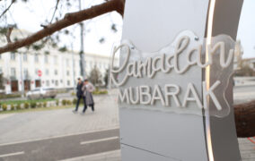 «Продажа только ящиками!»