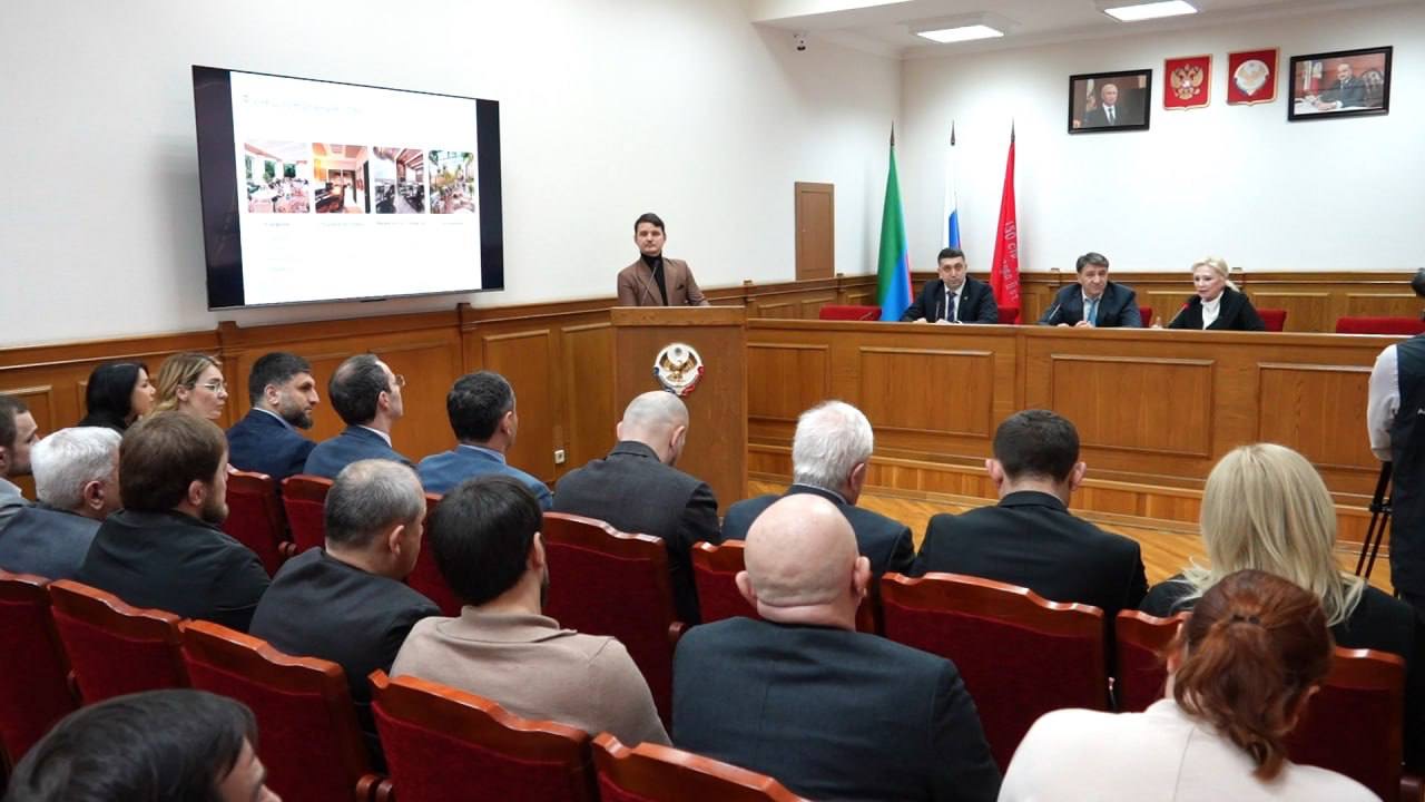 В Махачкале прошло общественное обсуждение дизайн-проекта будущего Дома молодёжи