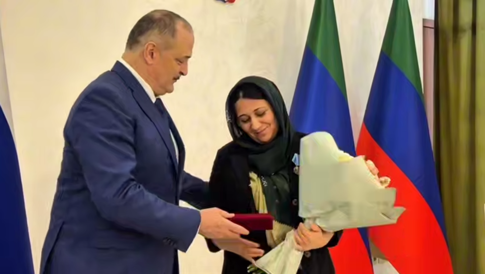 Сергей Меликов наградил матерей участников СВО: «Вы – пример самоотверженности и патриотизма»