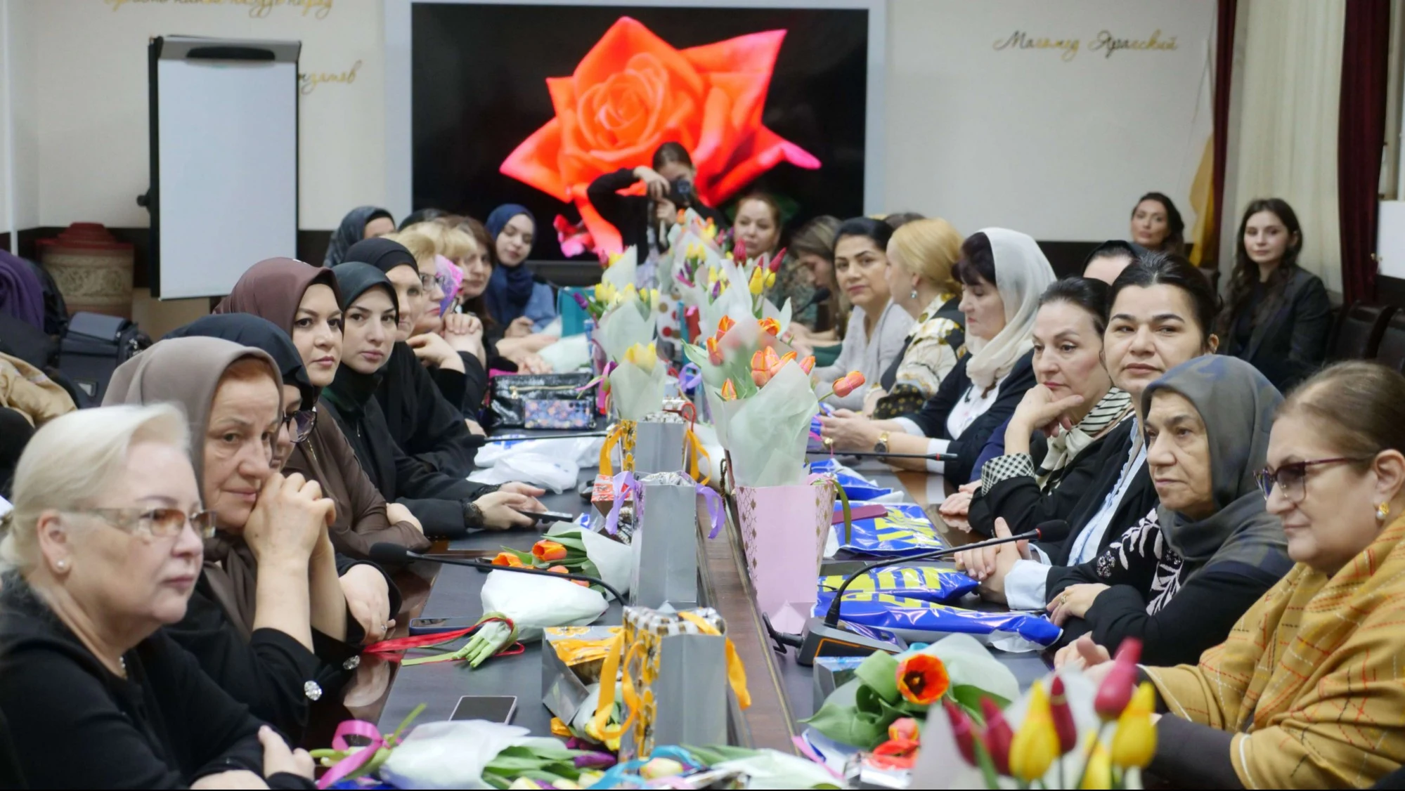 В Махачкале чествовали матерей участников СВО: вручены медали «Слава матери защитника Отечества»