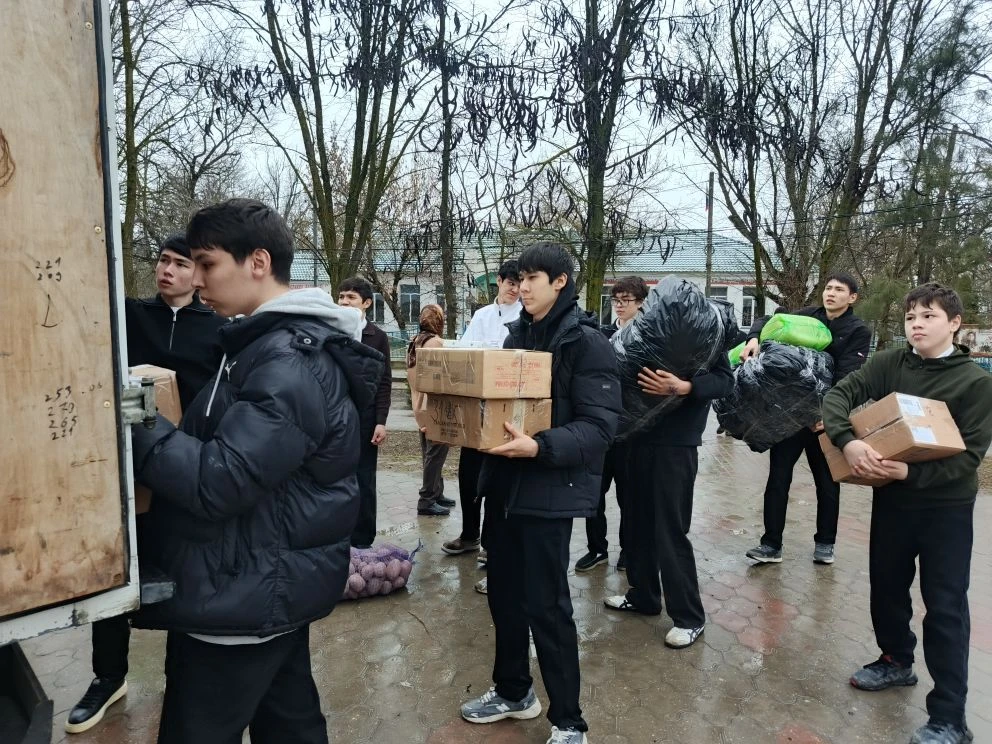 Школа Кадрии Ногайского района отправила гуманитарный груз бойцам в зону СВО
