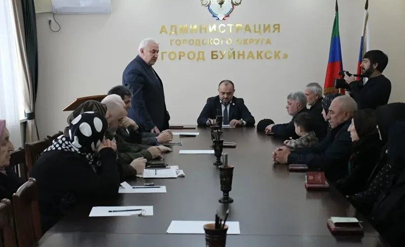 В Буйнакске вручили награды семьям погибших участников СВО