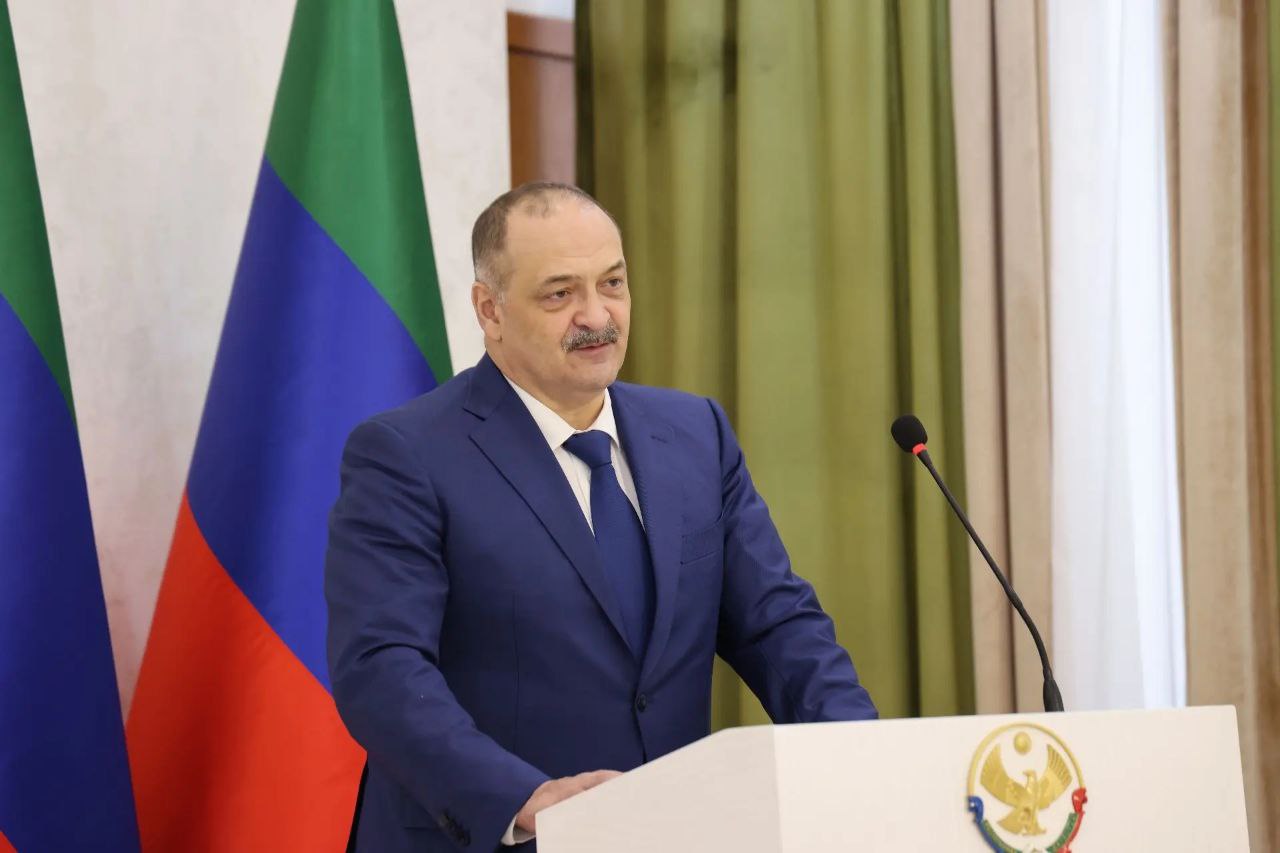 Сергей Меликов поздравил дагестанок с 8 Марта: «Самые лучшие и красивые женщины живут среди нас»