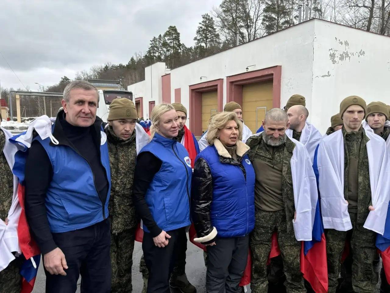 Омбудсмен Дагестана принял участие в возвращении российских военнослужащих из украинского плена