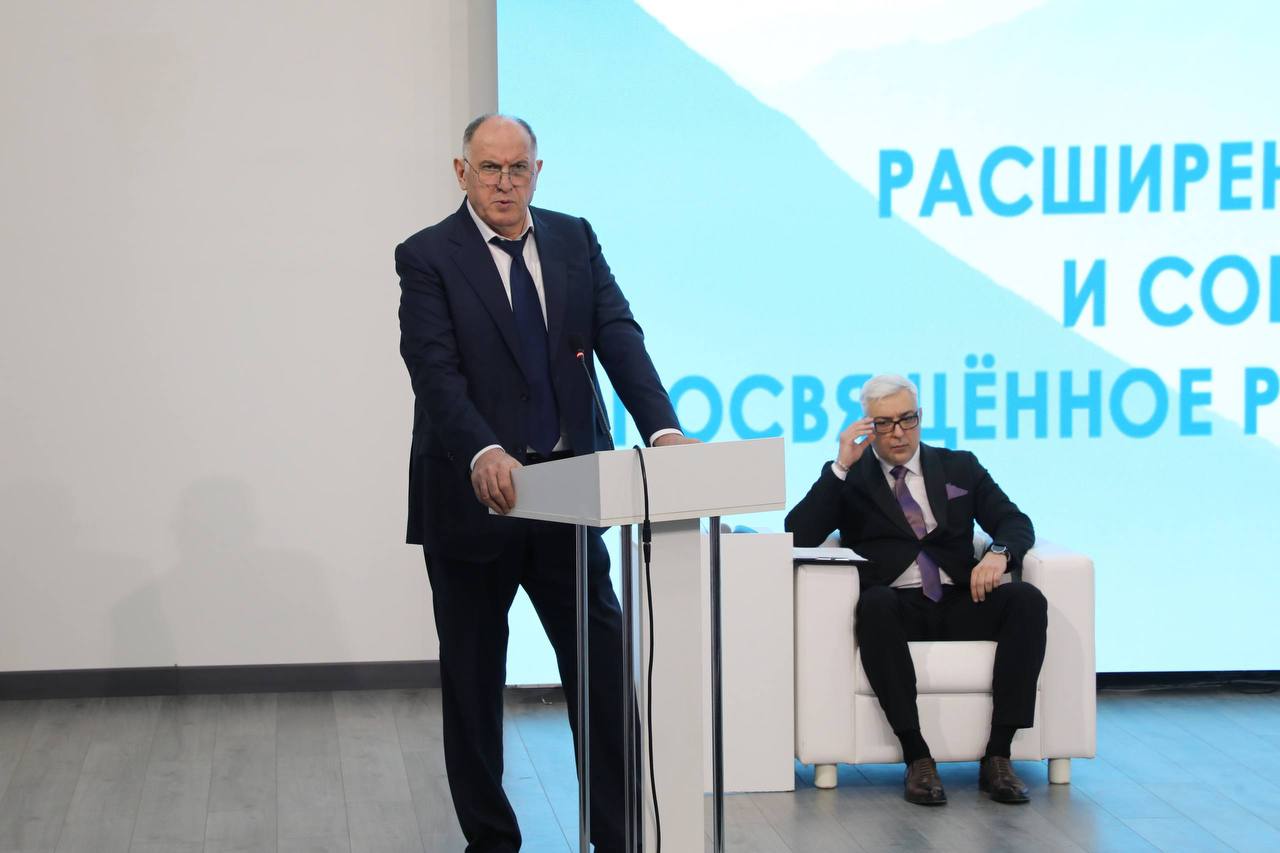 Абдулмуслимов: более 300 тысяч дагестанцев получают поддержку от Минтруда, но работа должна стать адреснее