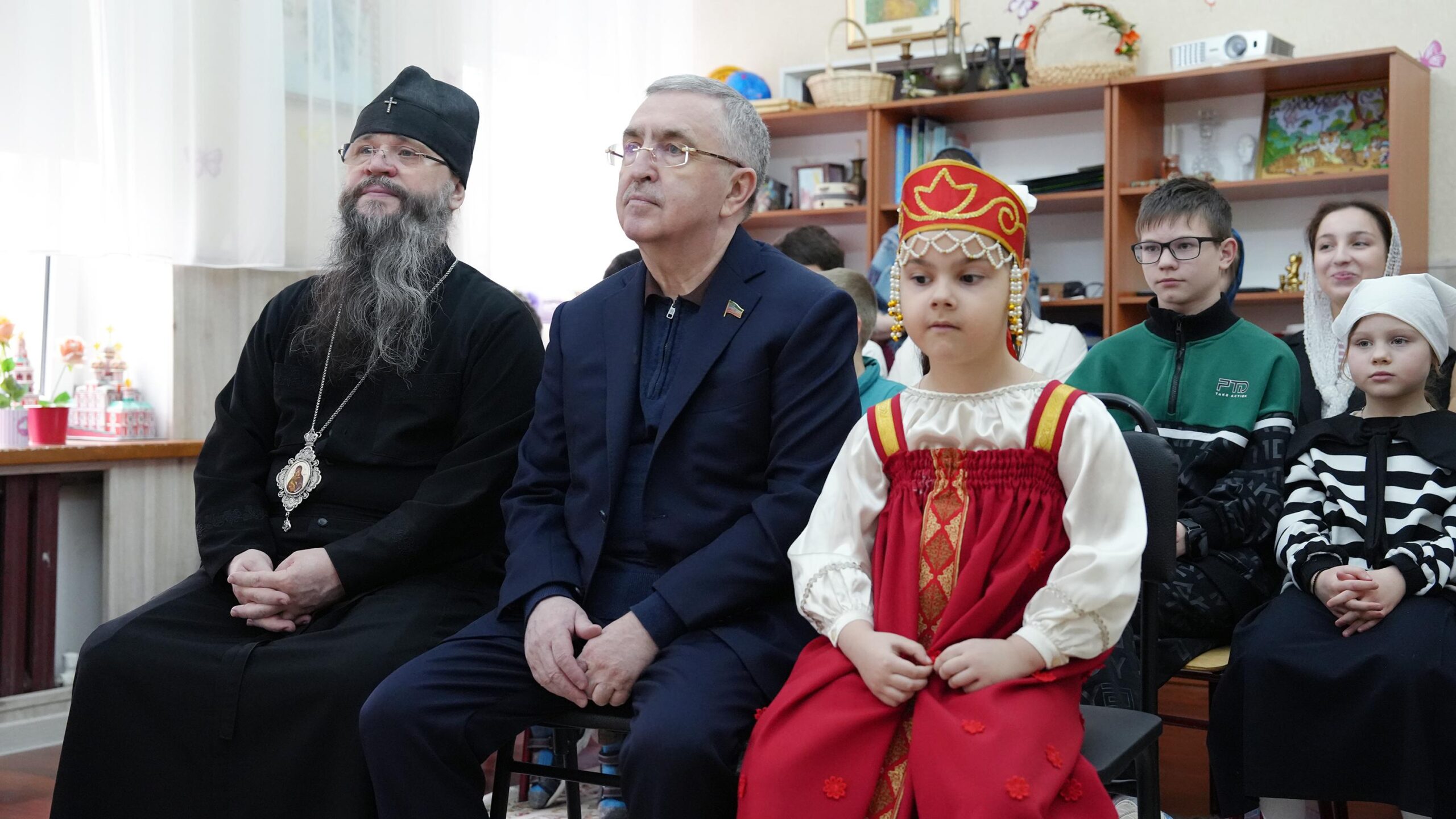 Юрий Левицкий и архиепископ Варлаам посетили воскресную школу «Преображение»