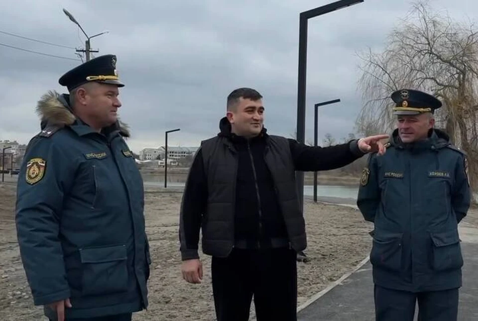 Житель Моздока спас провалившегося под лед школьника, повторив подвиг своего легендарного дяди