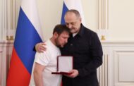 Сергей Меликов передал государственные награды родственникам погибших участников СВО