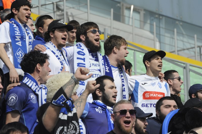 Махачкалинское «Динамо» оштрафовано за «антизенитовские» кричалки