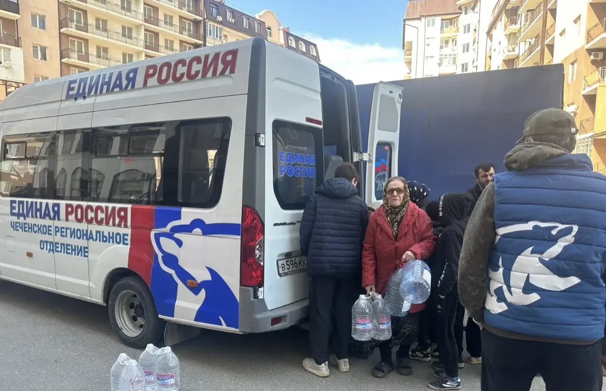 Четыре региона Северного Кавказа и Краснодарский край направили гуманитарную помощь в пострадавший от паводков Дагестан