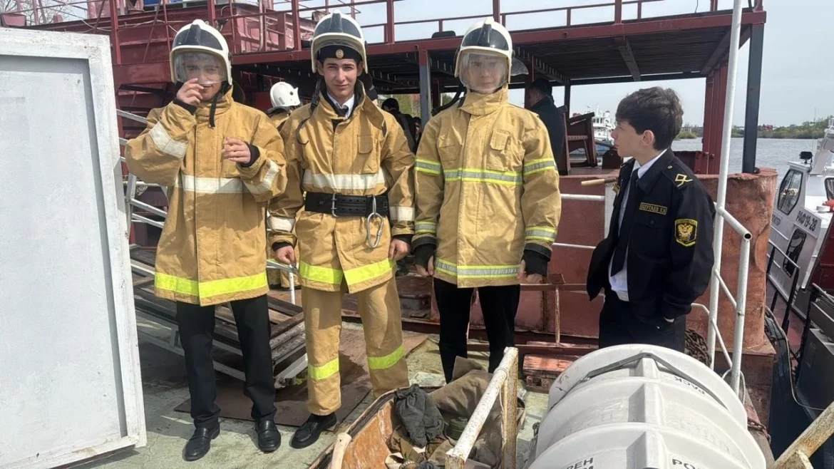 Курсанты Каспийского колледжа машиностроения прошли практику по морским специальностям